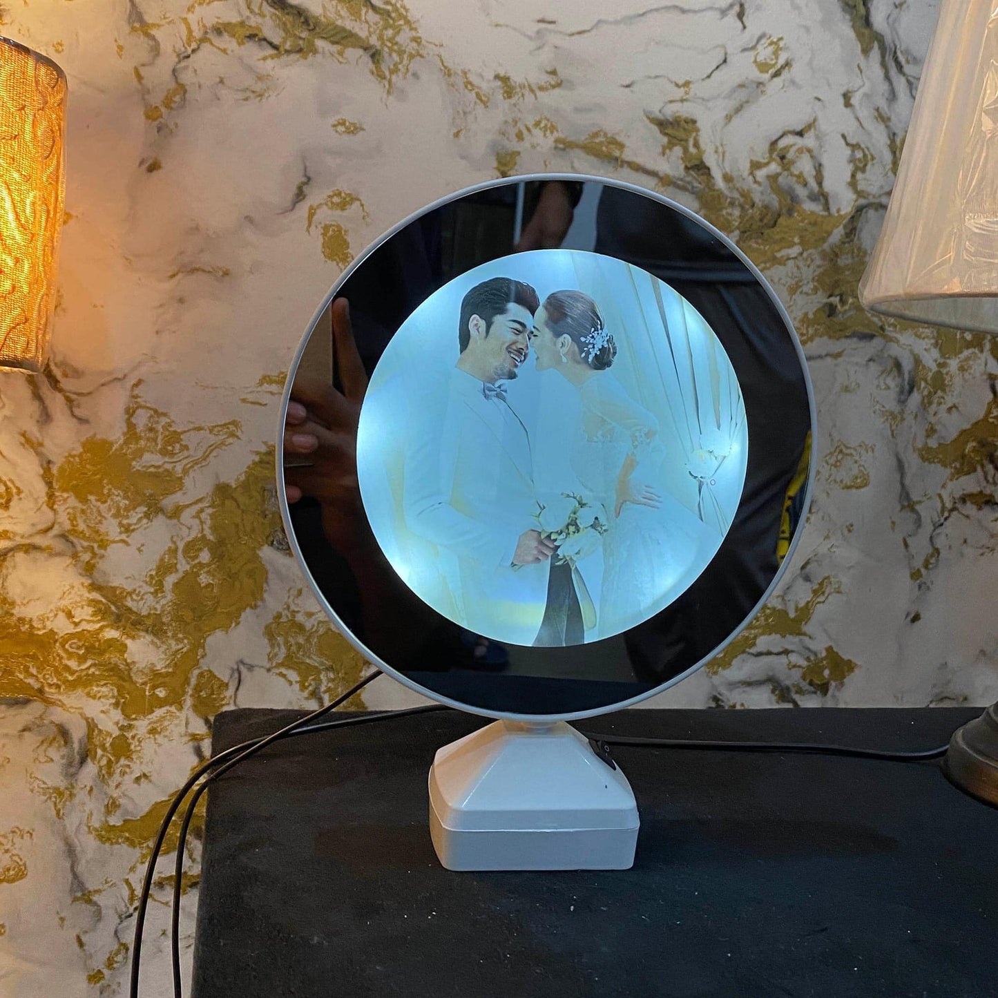 Magic Glow™ – Round Memory Frame